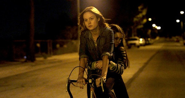 Brie Larson as Grace and Kaitlyn Dever as Jayden in Short Term 12