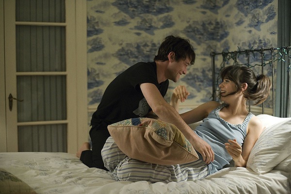 Joseph Gordon and Zooey Deschanel in 500 Days of Summer