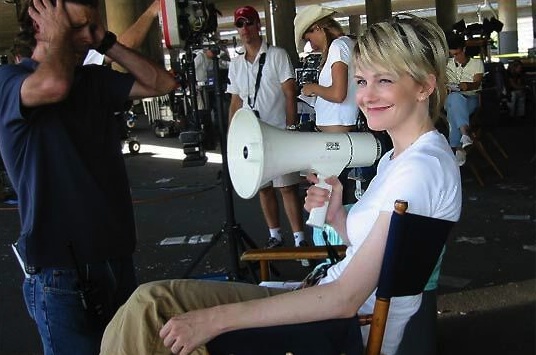 Kathryn Morris on the set of Cold Case