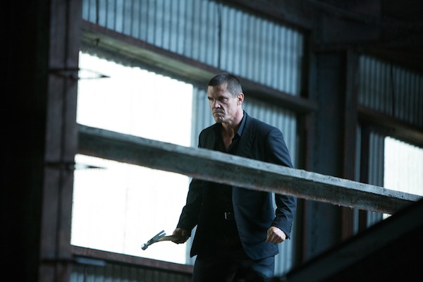 Brolin's Fight Customized to the Location in Oldboy film