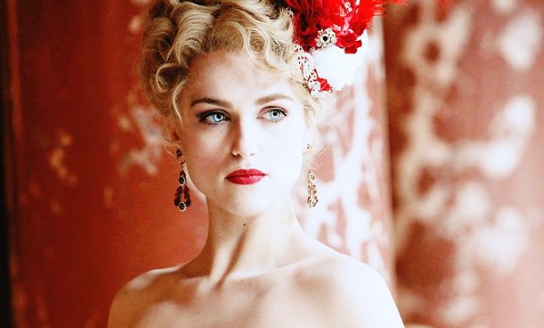 Katie McGrath as Lucy in Dracula