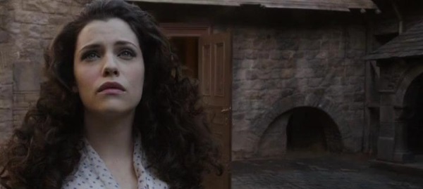 Jessica de Gouw as Mina in Dracula