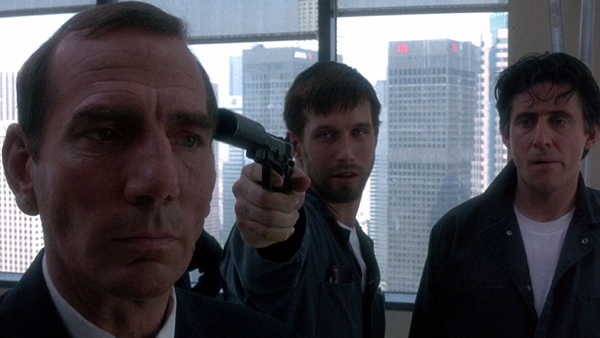 Pete Postlethwaite as Kobayashi, Stephen Baldwin as McManus and Gabriel Byrne as Keaton Pete Postlethwaite as Kobayashi, Stephen Baldwin as McManus and Gabriel Byrne as Keaton