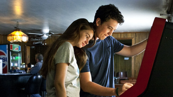 Shailene Woodley as Aimee and Miles Teller as Sutter in The Spectacular Now