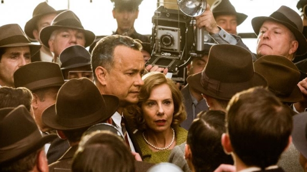 Tom Hanks as James Donovan, Amy Ryan as Mary Donovan, in Bridge of Spies