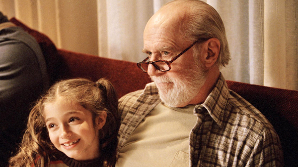 Raquel Castro as Gertie Trinke and George Carlin as Bart Trinke in Jersey Girl