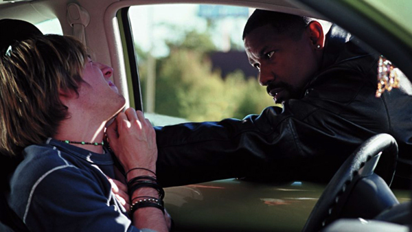 Brett Sorenson as Roger and Denzel Washington as Detective Alonzo Harris in Training Day