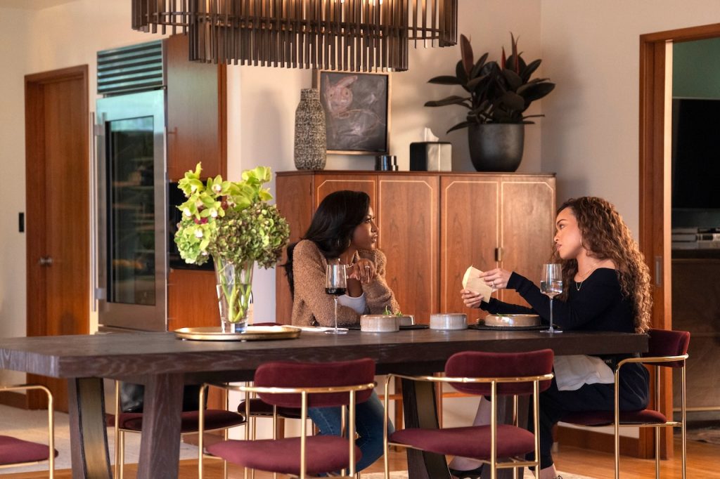 Gabriells Dennis as Candace Stiles and Cleopatra Coleman as Ebony Wilder in Nemesis on Netflix