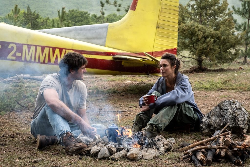 Jacob Elordi as Hig and Margaret Qualley as Cima in The Dog Stars